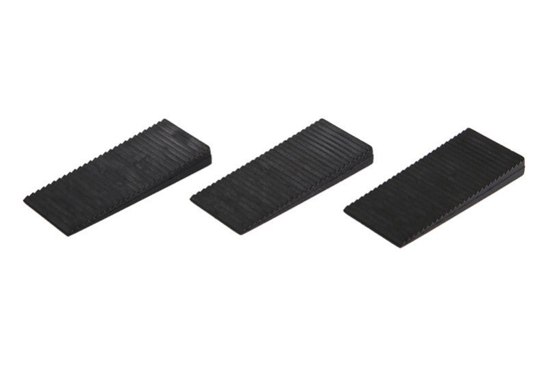 Klinky montážne plastové 70x30x8mm, 50ks balenie