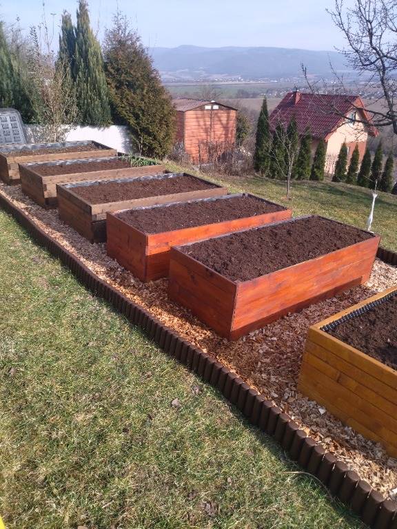 Ohrada trávnika, plastová, 2,4m, IPALPLUS, hnedá